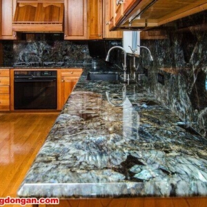 Cùng chiêm ngưỡng những mẫu đá granite ốp bàn bếp đẹp ấn tượng